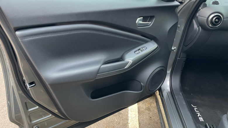 Nissan Juke 1.6 Hybrid N-Connecta 5dr Auto Hybrid Hatchback